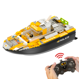 V705 Cruise Ship Building Toys Creative Friends RC Boat Yacht Building Sets 228 Pcs Girls City Toys